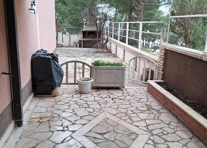 Ella דירה מאקרסקה